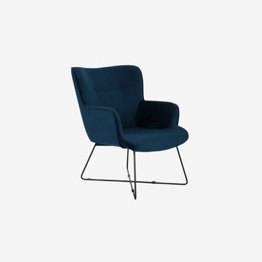 Blauer Sessel mit schwarzen Metallbeinen (68 x 76 x 90 cm)