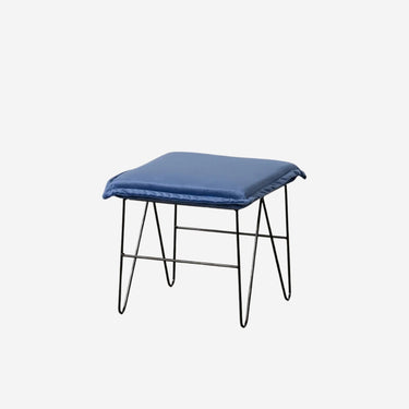Pufe em Veludo Azul com Pernas de Metal Preto (40 x 40 x 35 cm)