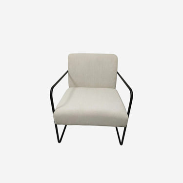 Weißer Sessel mit schwarzem Metall (64 x 74 x 79 cm)