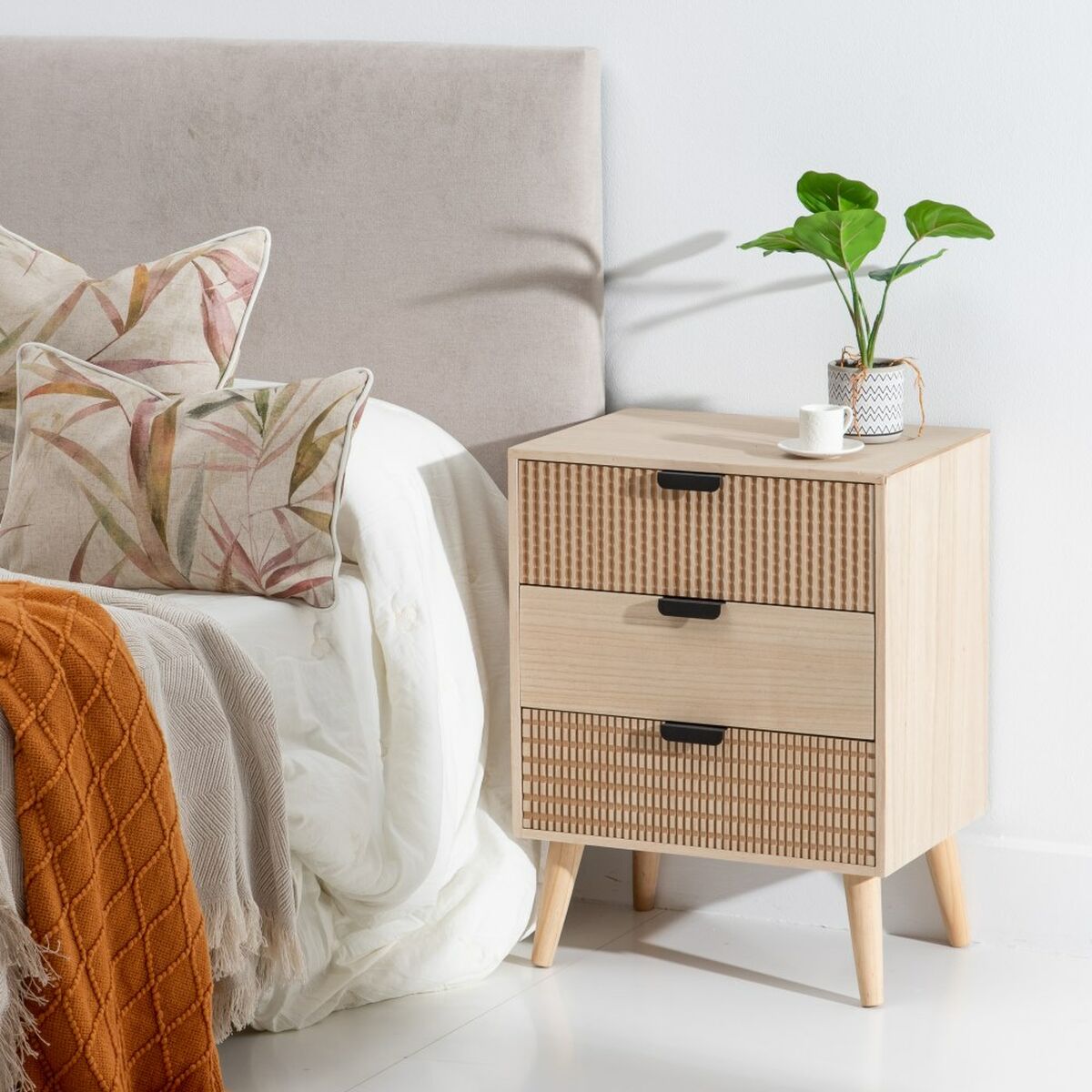 Coffee Bedside Table with 3 Drawers (48 x 34,5 x 64 cm)