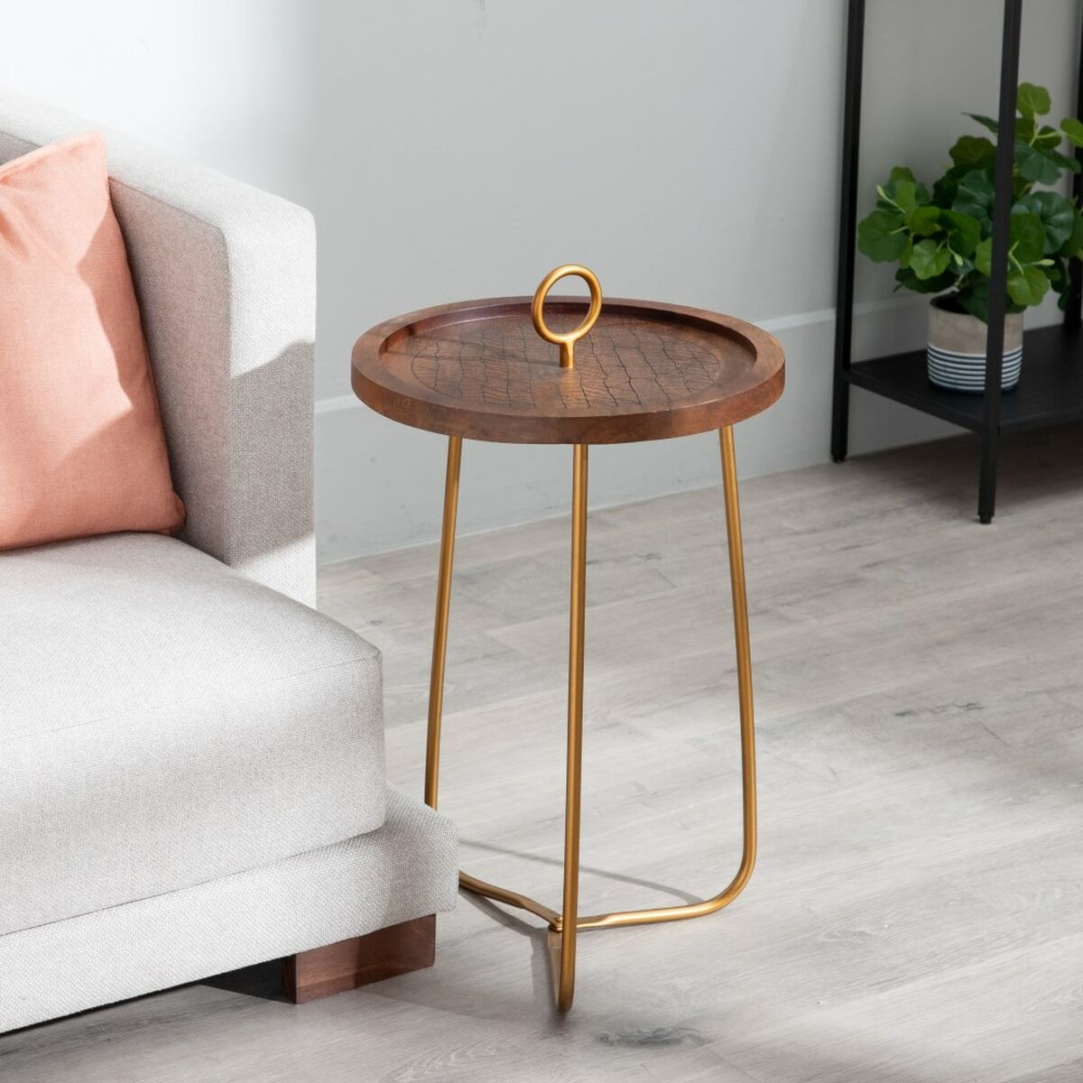 Side table in Wood and Golden Metal (38 x 38 x 66 cm)